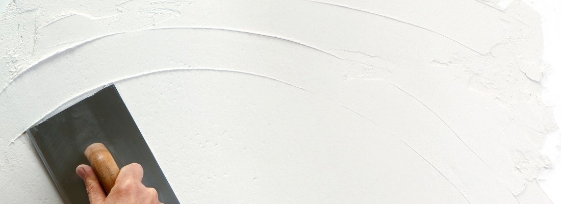 Massa acrílica: quando usar e passo a passo de aplicação